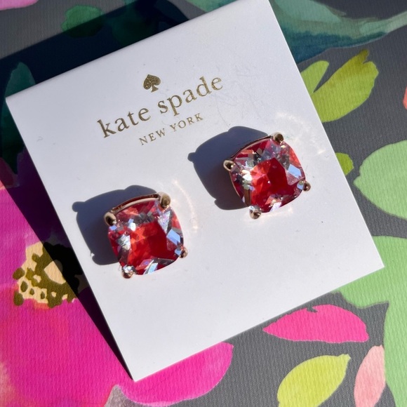 *NWT* Kate Spade Crystal Coral Square Stud Earrings - Picture 1 of 4